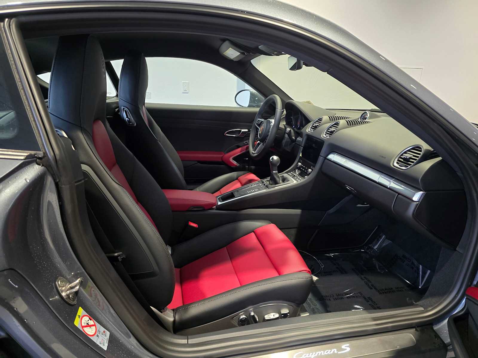 New 2025 Porsche 718 Cayman S RWD image 15