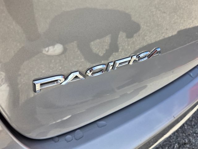 Used 2019 Chrysler Pacifica Limited FWD image 15