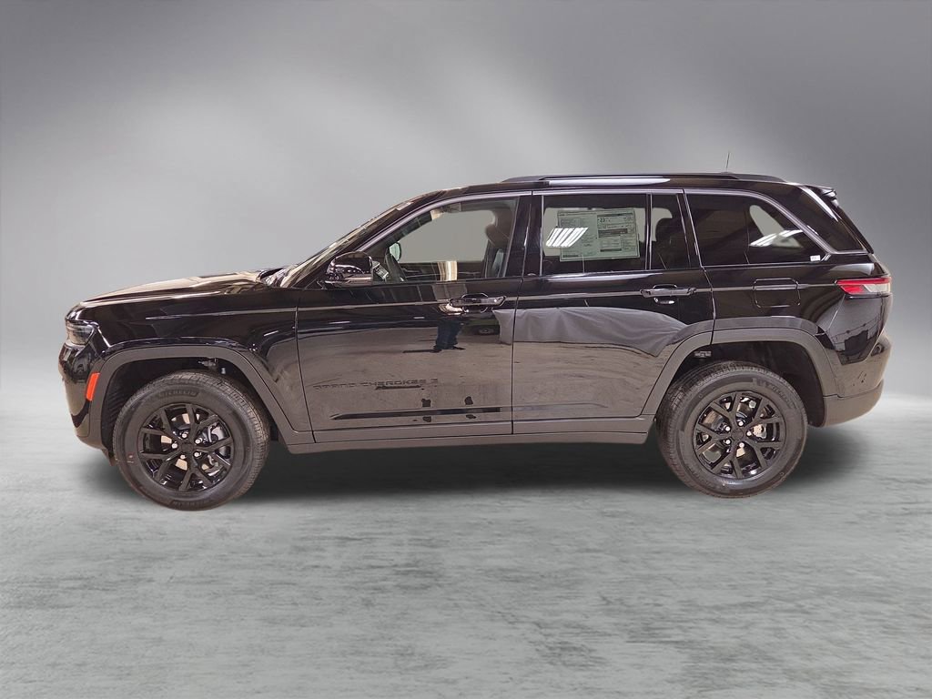 New 2026 Jeep Grand Cherokee Laredo image 4