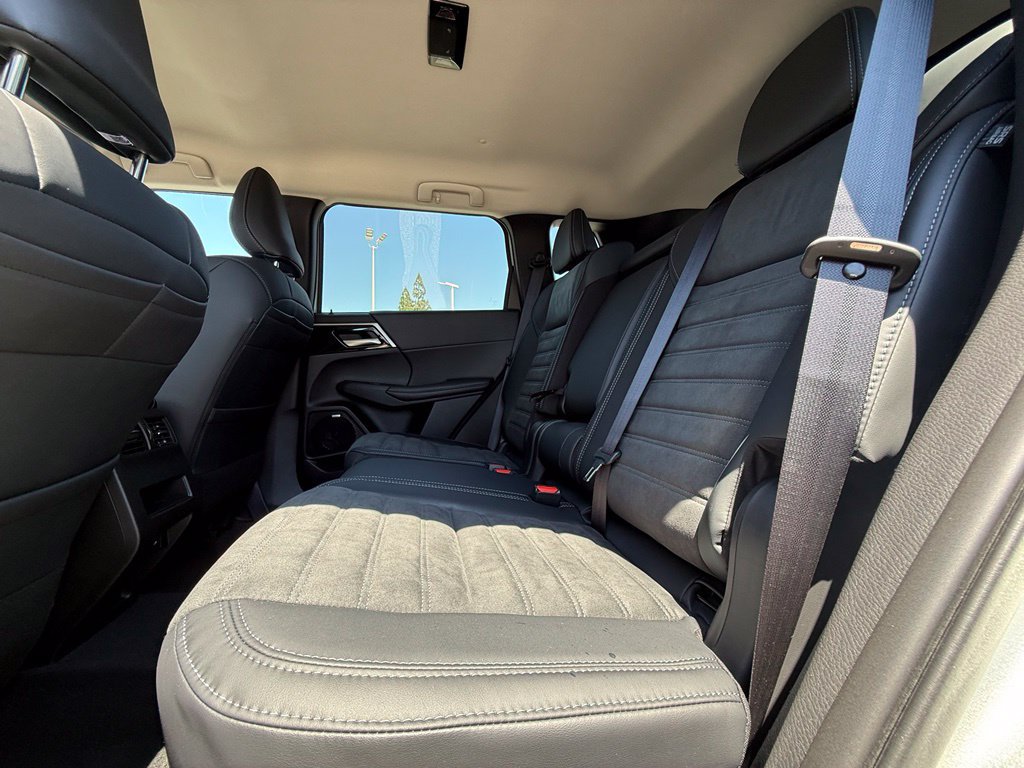 New 2026 Mitsubishi Outlander SE AWD/4WD image 37