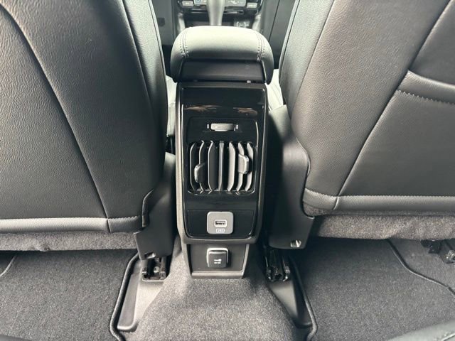 Used 2025 Jeep Compass Limited image 21