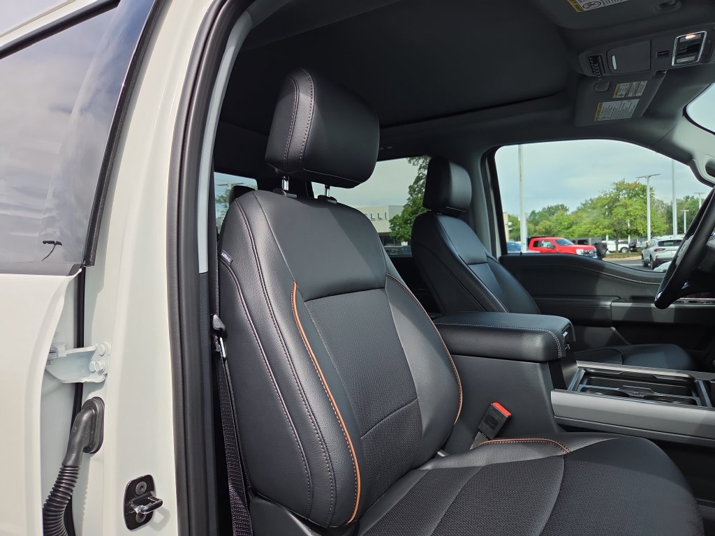 New 2027 Ford F250 Lariat w/ Black Appearance Package AWD/4WD image 22