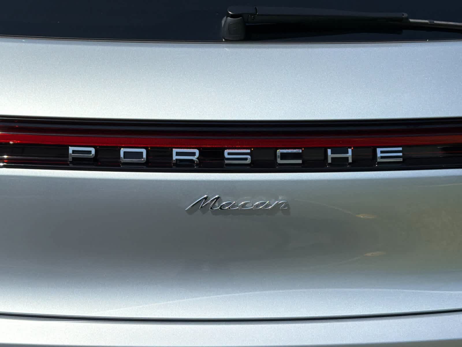 New 2026 Porsche Macan AWD/4WD image 31