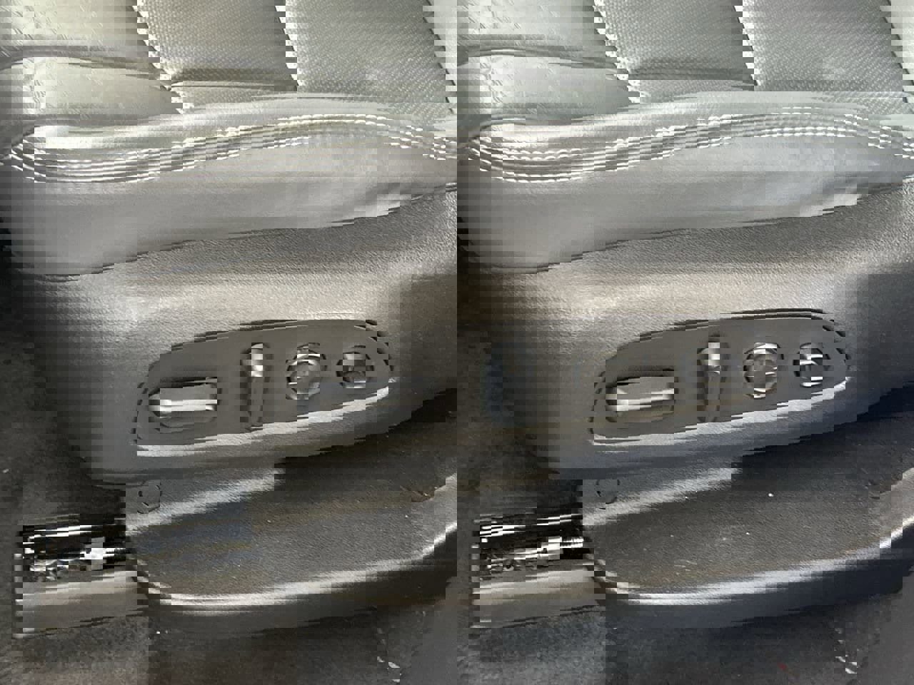 Used 2024 Buick Enclave Premium image 19