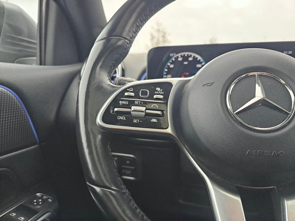 Used 2022 Mercedes-Benz EQB 350 4MATIC image 41