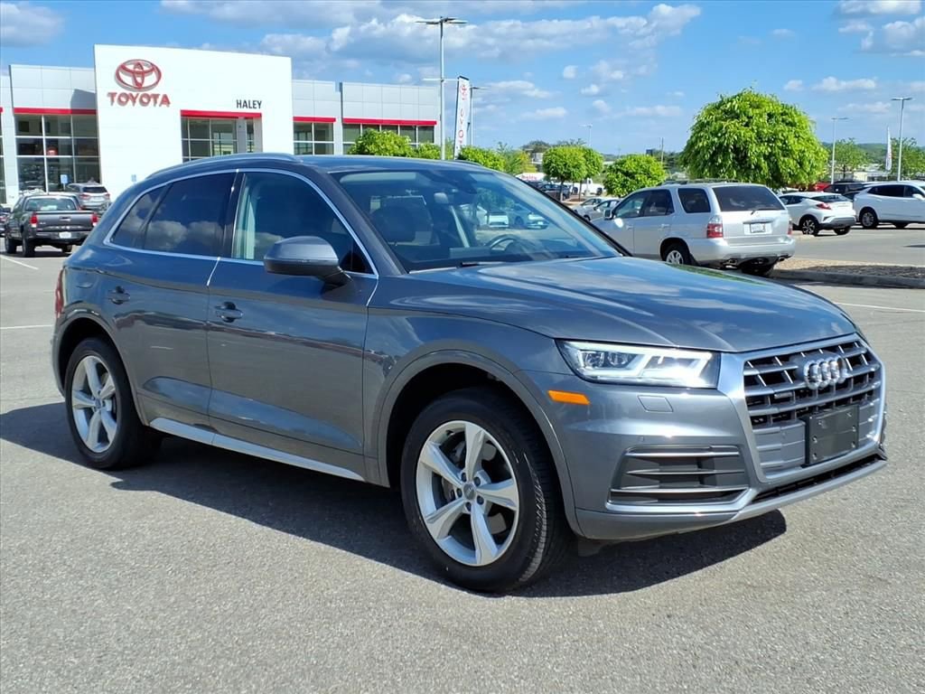 Used 2020 Audi Q5 2.0T Premium Plus w/ Premium Plus Package image 2