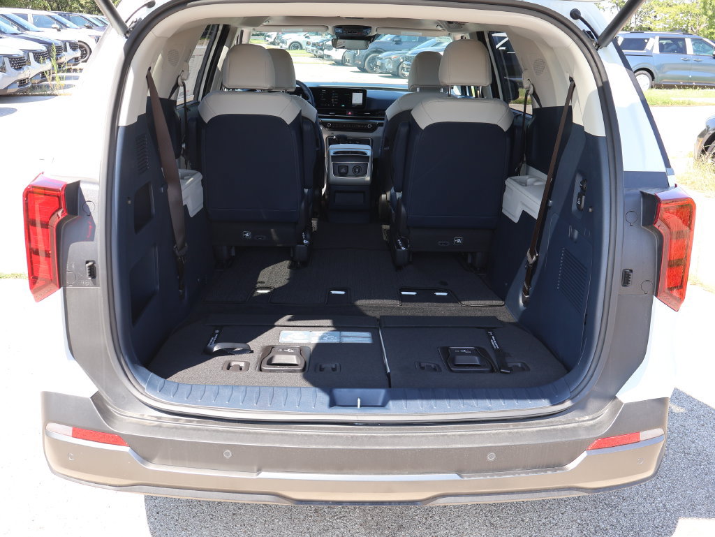 New 2027 Kia Carnival SX w/ Dark Edition Package FWD image 9