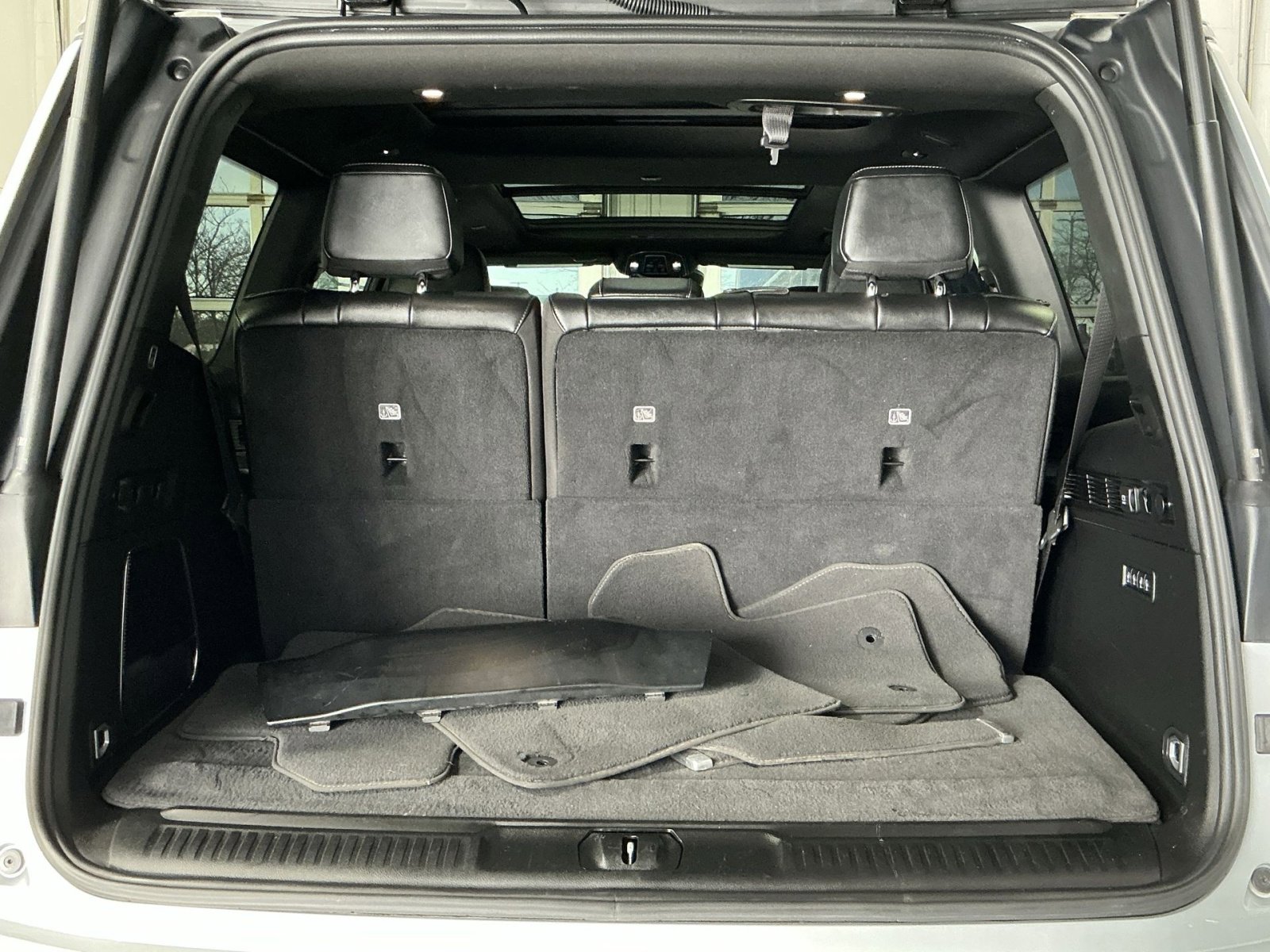 Used 2022 Jeep Wagoneer Series III w/ Premium Group I image 34