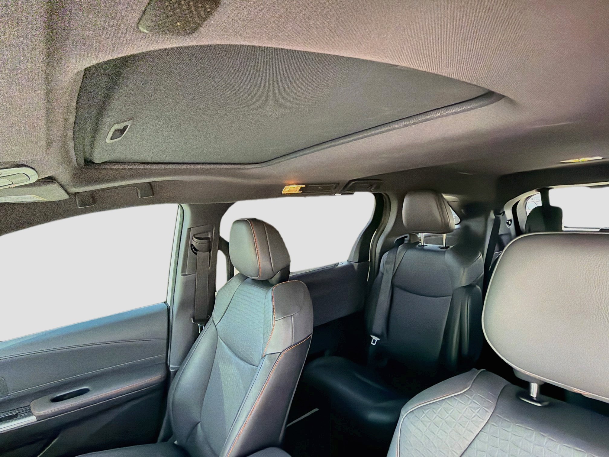 Used 2024 Toyota Sienna XSE w/ XSE Plus Package FWD image 28
