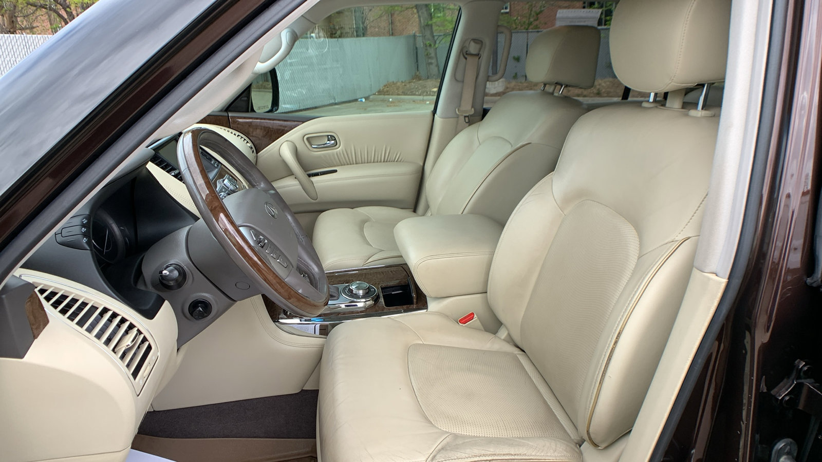 Used 2017 INFINITI QX80 4WD w/ Driver Assistance Package image 13