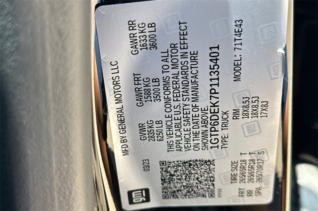 Used 2023 GMC Canyon AT4 w/ AT4 Premium Package image 31