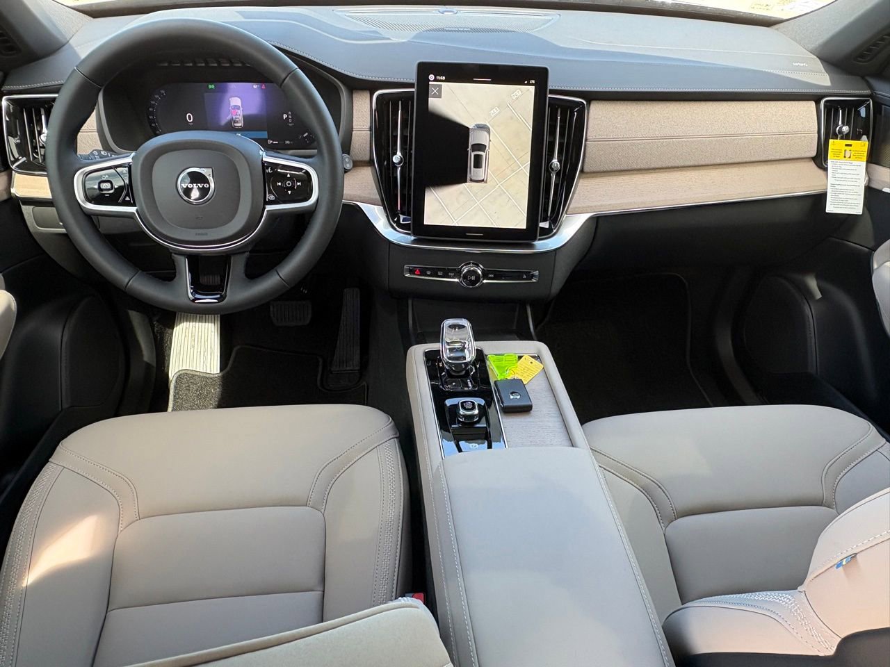 New 2026 Volvo XC90 B6 Plus w/ Protection Package Premier image 11