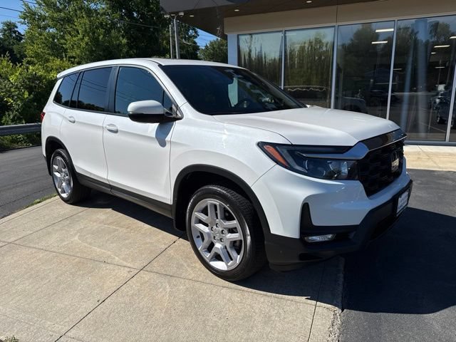 Used 2024 Honda Passport EX-L image 3