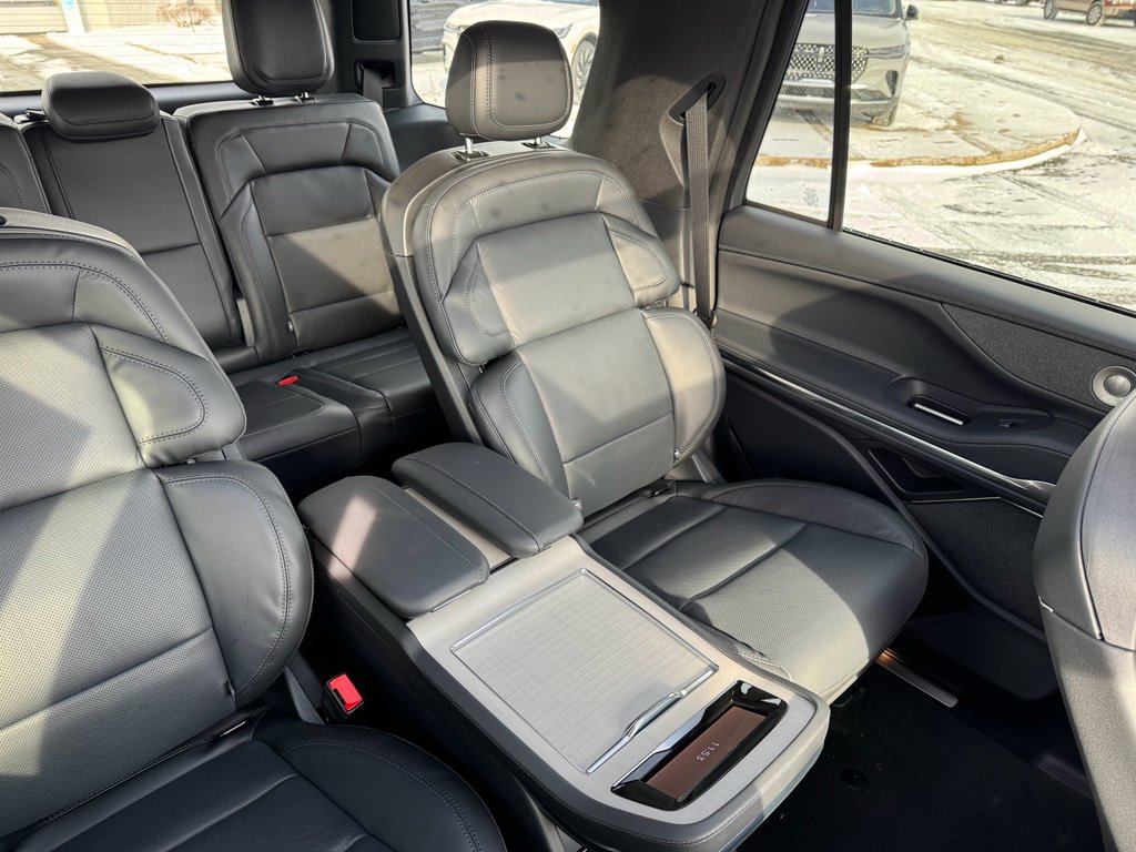 New 2026 Lincoln Navigator Reserve w/ Jet Appearance Package image 18