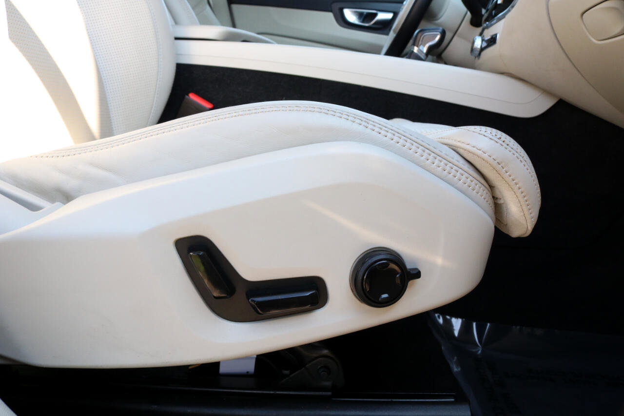 Used 2021 Volvo XC60 T5 Inscription w/ Climate Package image 45