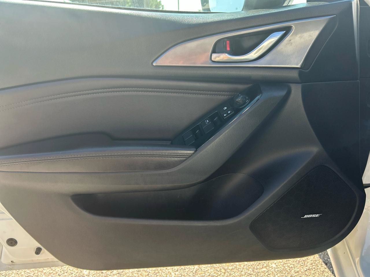Used 2017 MAZDA MAZDA3 Grand Touring FWD image 8