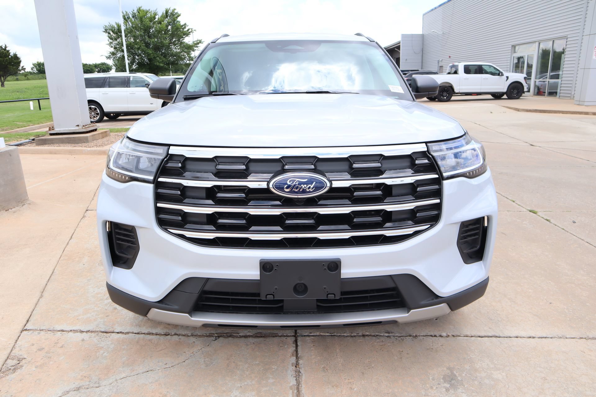 New 2026 Ford Explorer Active RWD image 11