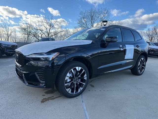 New 2026 Volvo XC60 B5 Plus w/ Protection Package Premier image 3