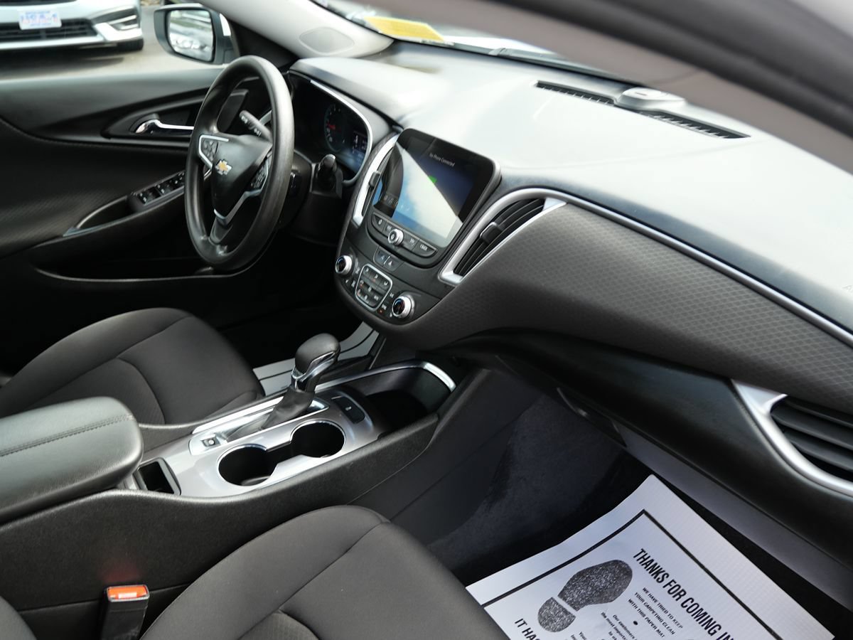 Used 2022 Chevrolet Malibu LT FWD image 30