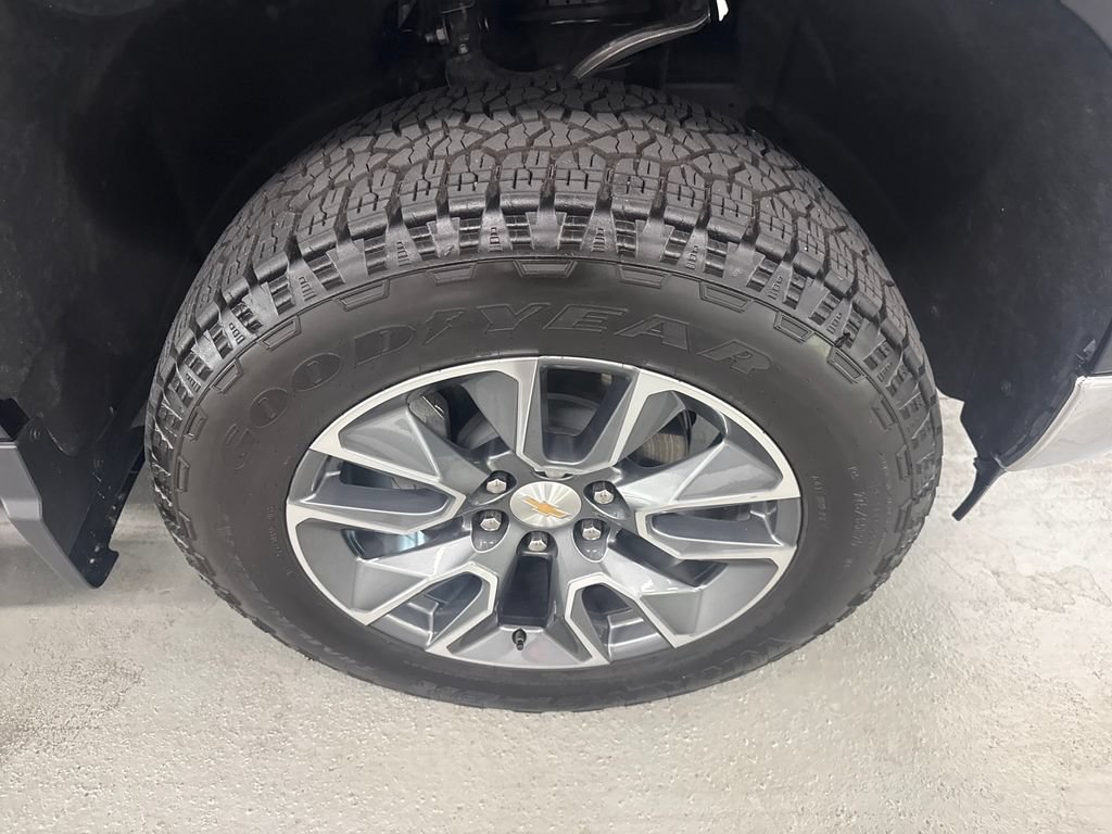 Used 2026 Chevrolet Silverado 1500 LT AWD/4WD image 4
