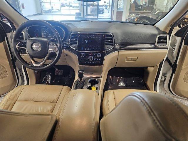 Used 2019 Jeep Grand Cherokee Limited AWD/4WD image 12