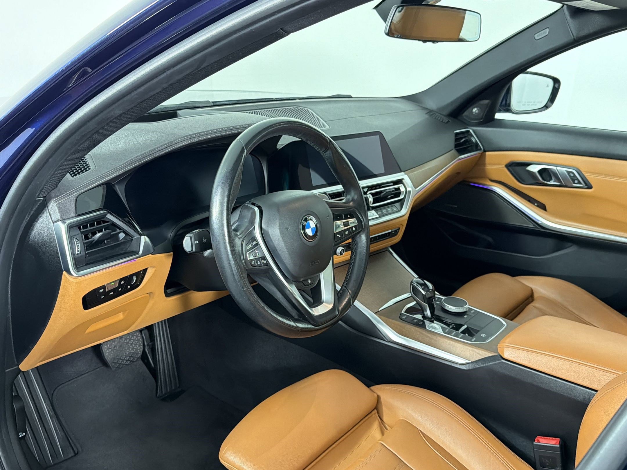 Used 2019 BMW 330i Sedan w/ Premium Package RWD image 4