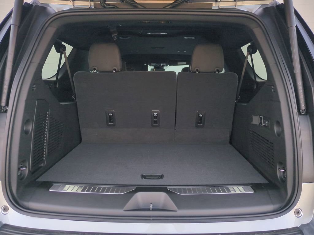 New 2026 Chevrolet Suburban Premier image 26