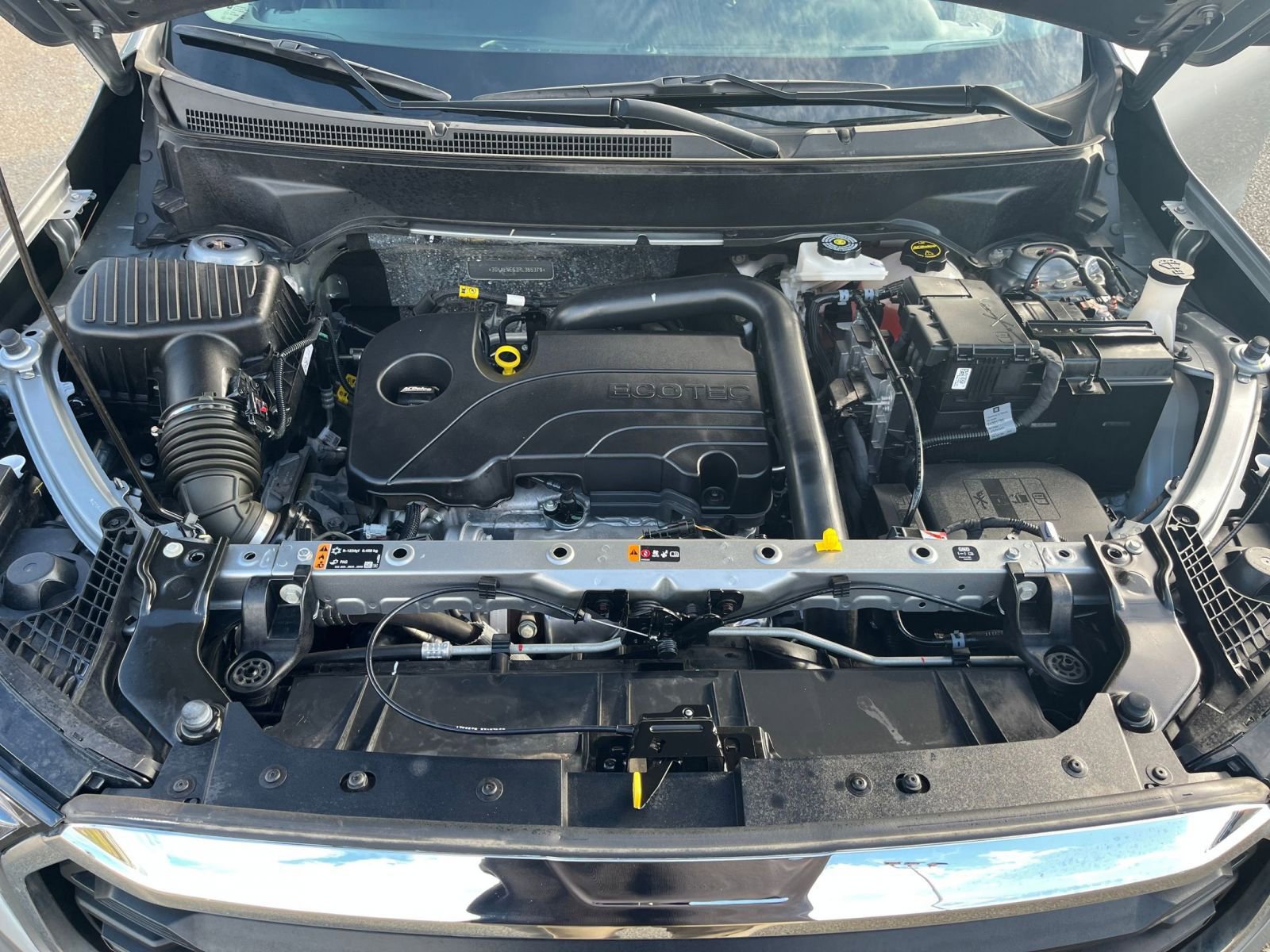 Used 2024 GMC Terrain SLE image 27