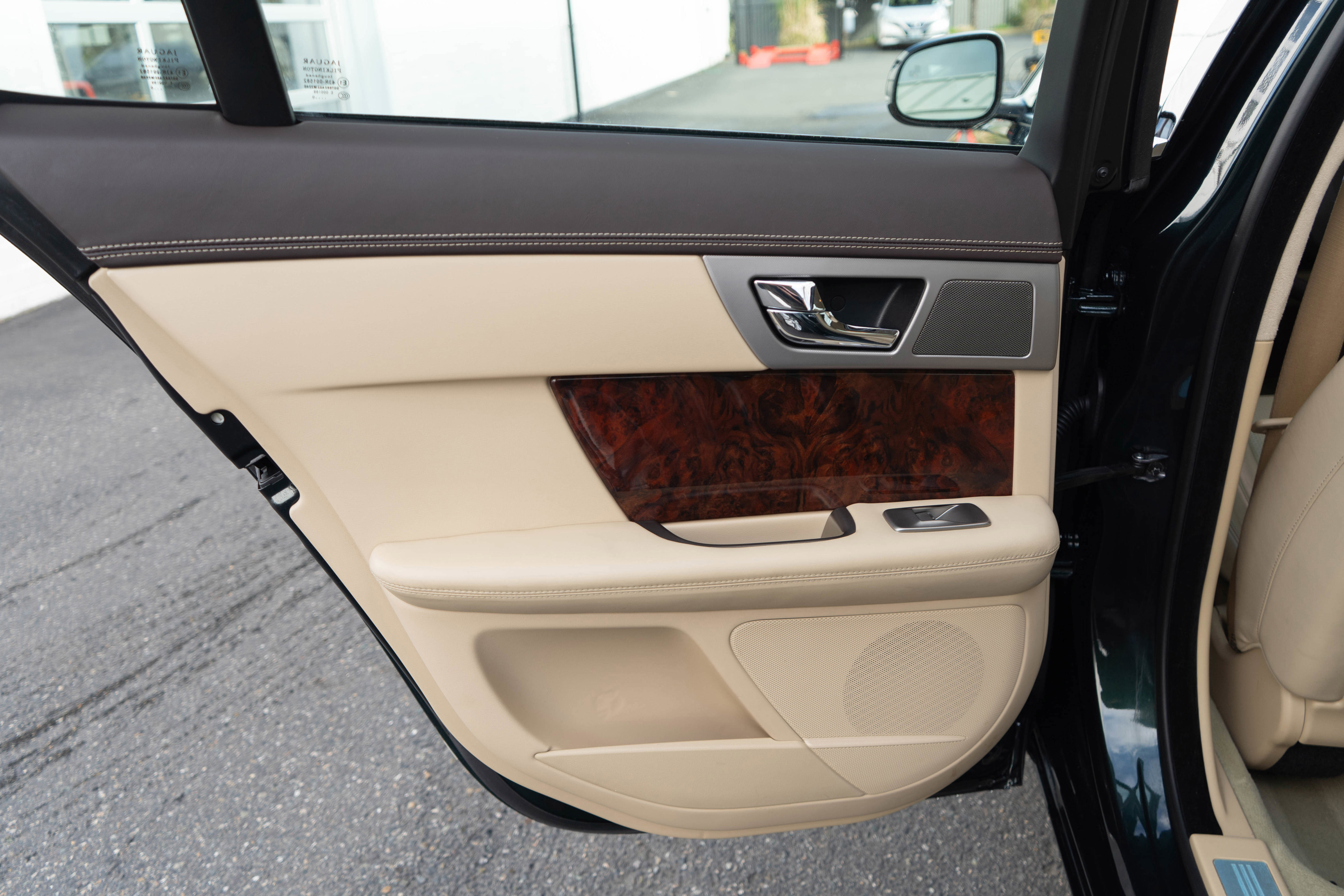 Used 2011 Jaguar XF Portfolio RWD image 27