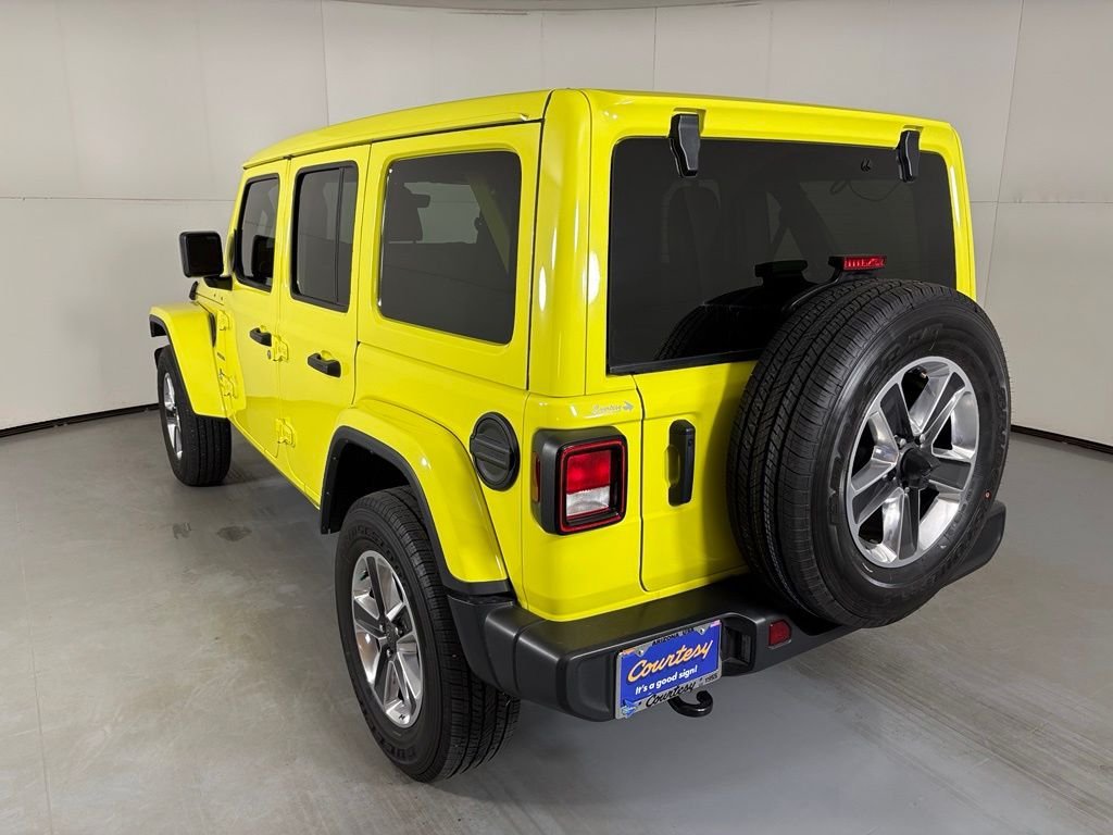 Used 2023 Jeep Wrangler Unlimited Sahara w/ Cold Weather Group AWD/4WD image 6