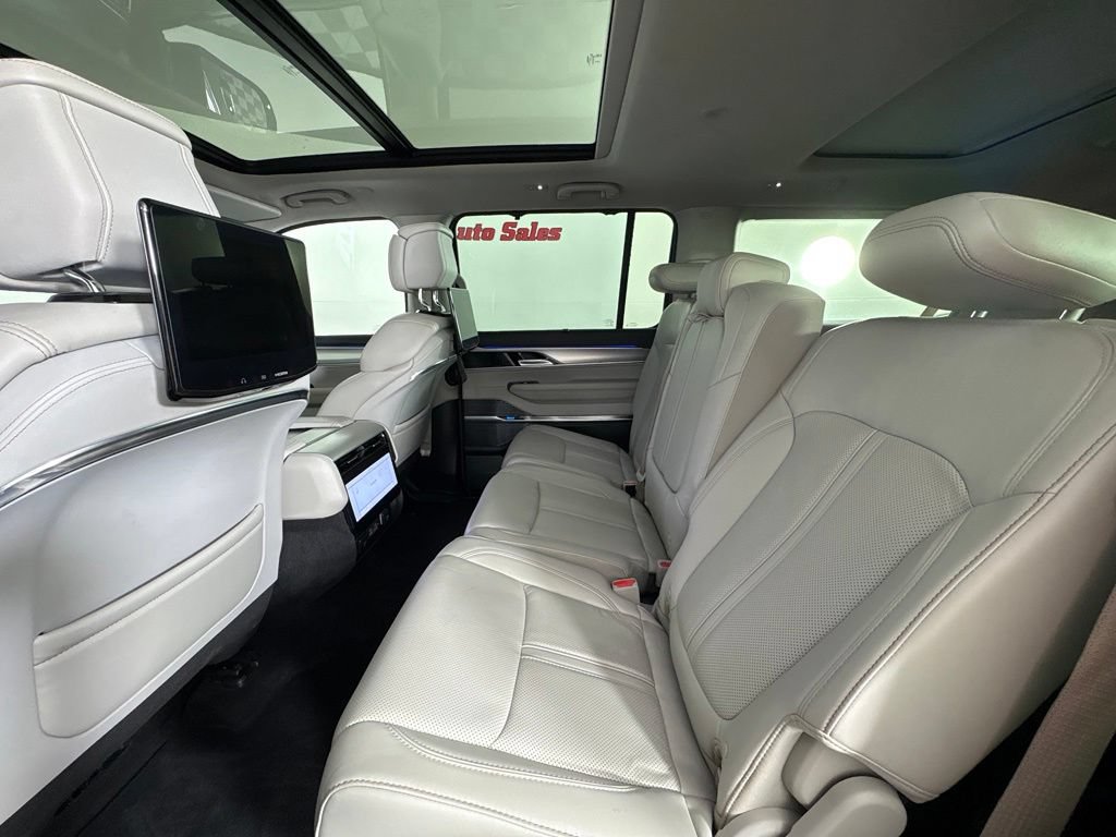 Used 2023 Jeep Grand Wagoneer L 4WD w/ Rear Seat Video Group 1 image 40
