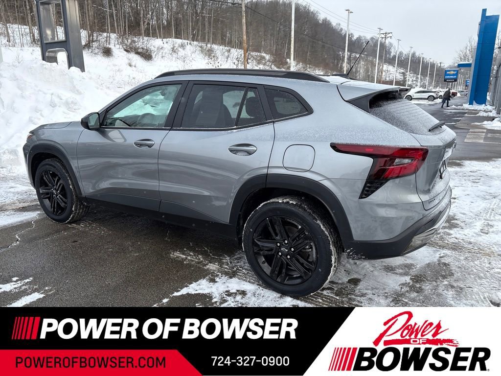 Used 2024 Chevrolet Trax ACTIV w/ Driver Confidence Package image 3