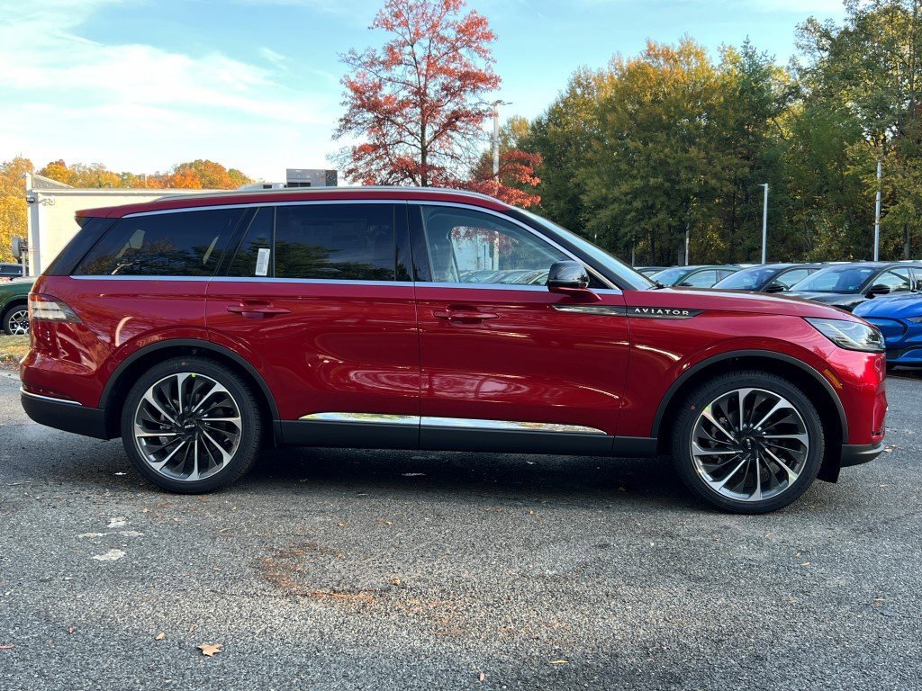 New 2026 Lincoln Aviator Reserve image 3