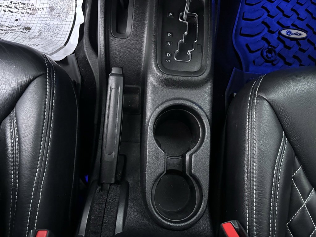 Used 2018 Jeep Wrangler Unlimited Rubicon w/ Cold Weather Group image 17