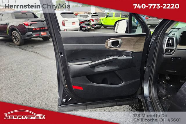 Used 2022 Kia Sorento S w/ Panoramic Sunroof Package AWD/4WD image 13