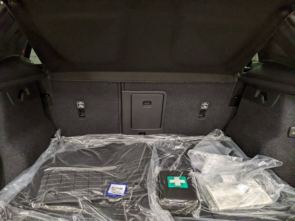 New 2026 Volvo XC40 B5 Ultra w/ Protection Package Premier image 27