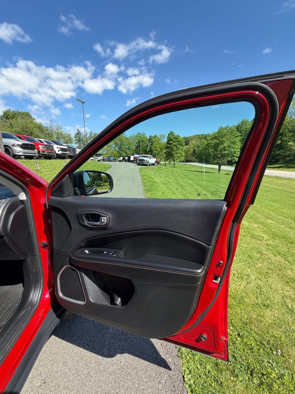 Used 2018 Jeep Compass Sport AWD/4WD image 35