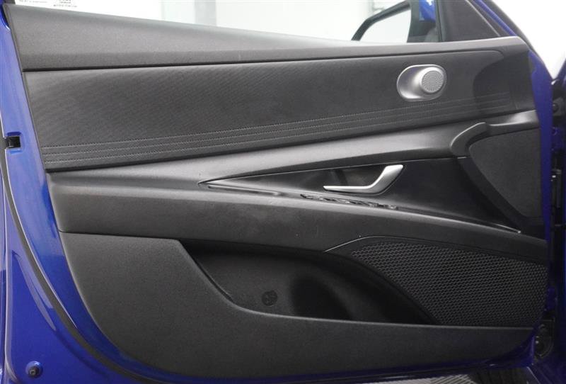 Used 2022 Hyundai Elantra SEL FWD image 23