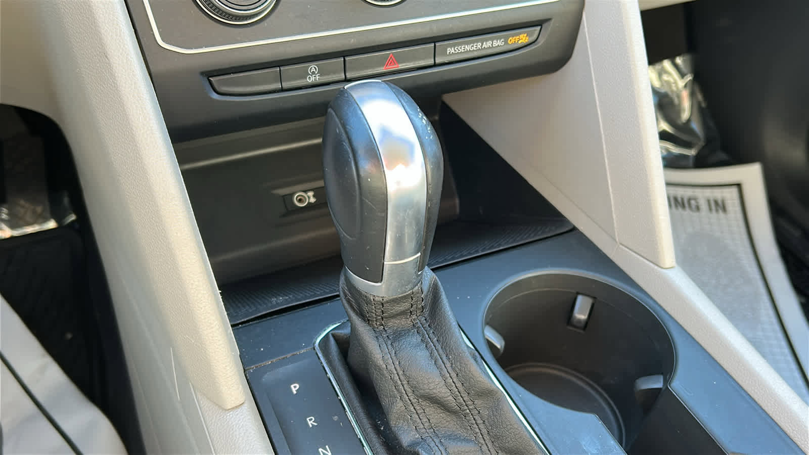 Used 2019 Volkswagen Atlas SE w/ Towing Package image 15