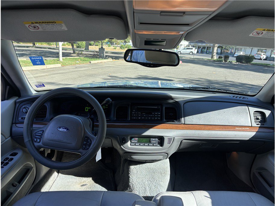 Used 2003 Ford Crown Victoria LX RWD image 11