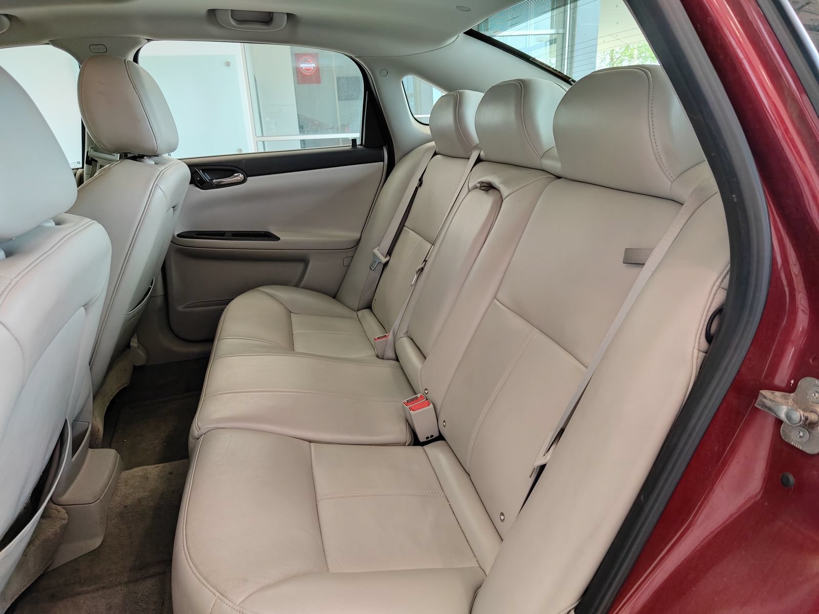Used 2009 Chevrolet Impala LT w/ Luxury Edition Package FWD image 11