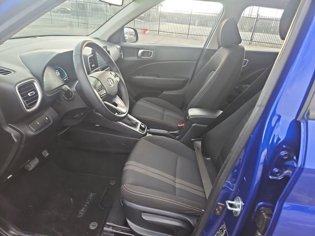Used 2023 Hyundai Venue SEL image 9