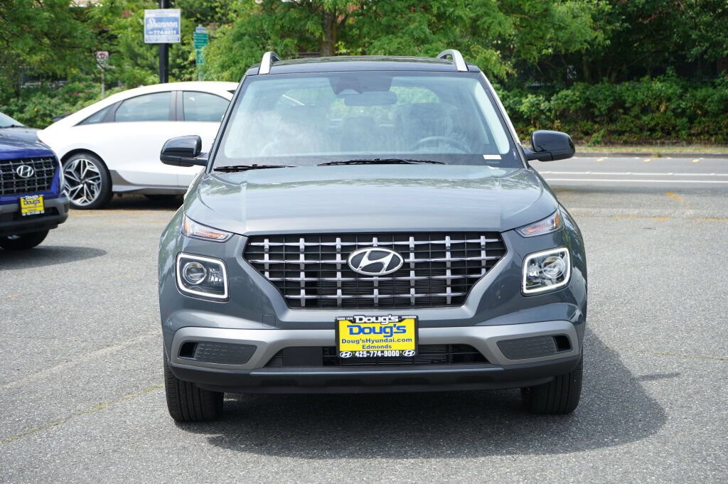New 2025 Hyundai Venue Limited FWD image 2