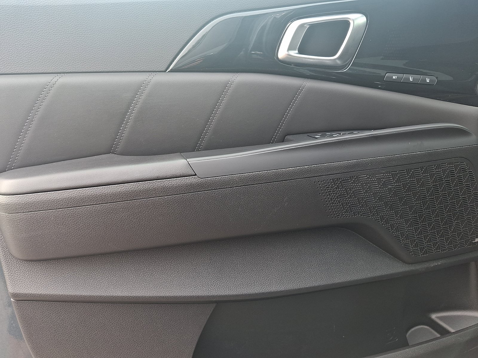 Used 2025 Kia Carnival SX Prestige FWD image 14