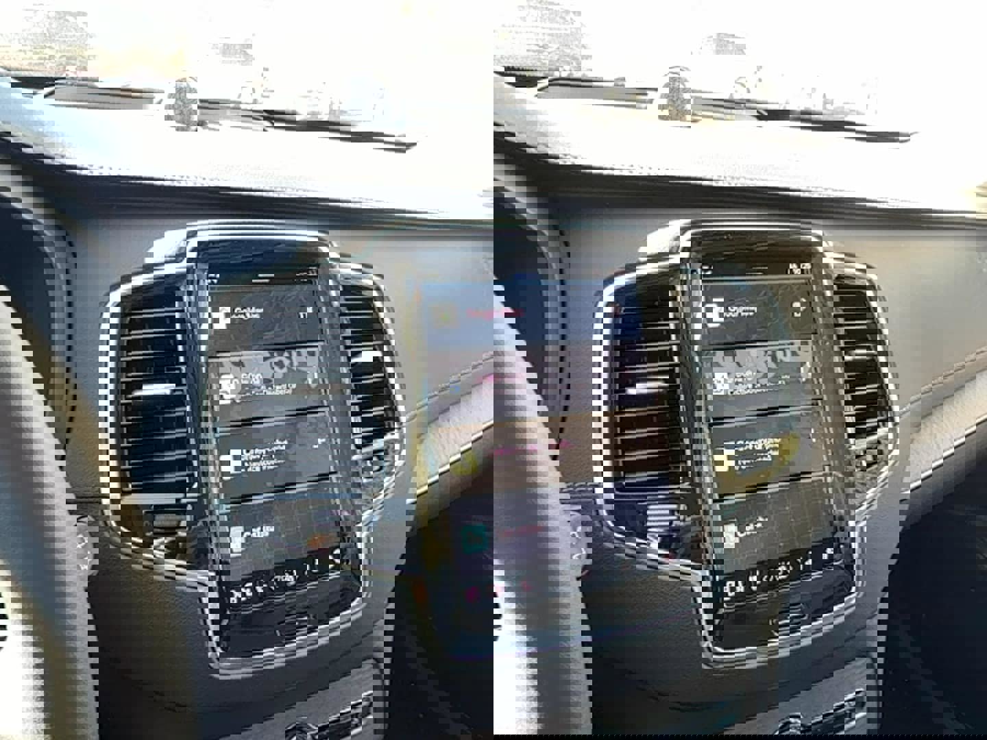 Certified 2023 Volvo XC90 B6 Ultimate w/ Lounge Package image 22