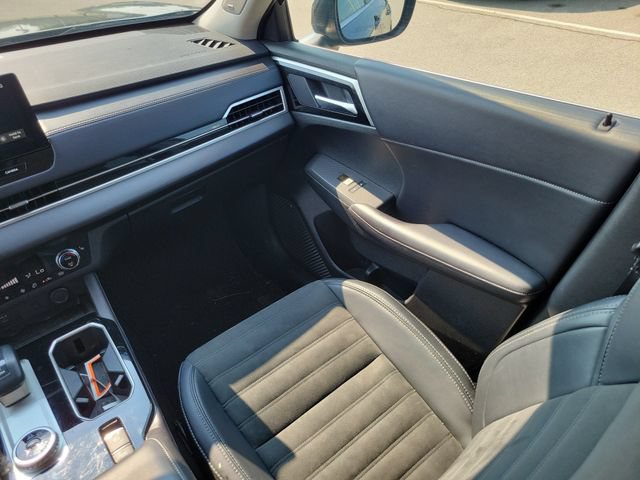 Used 2025 Mitsubishi Outlander SE AWD/4WD image 17