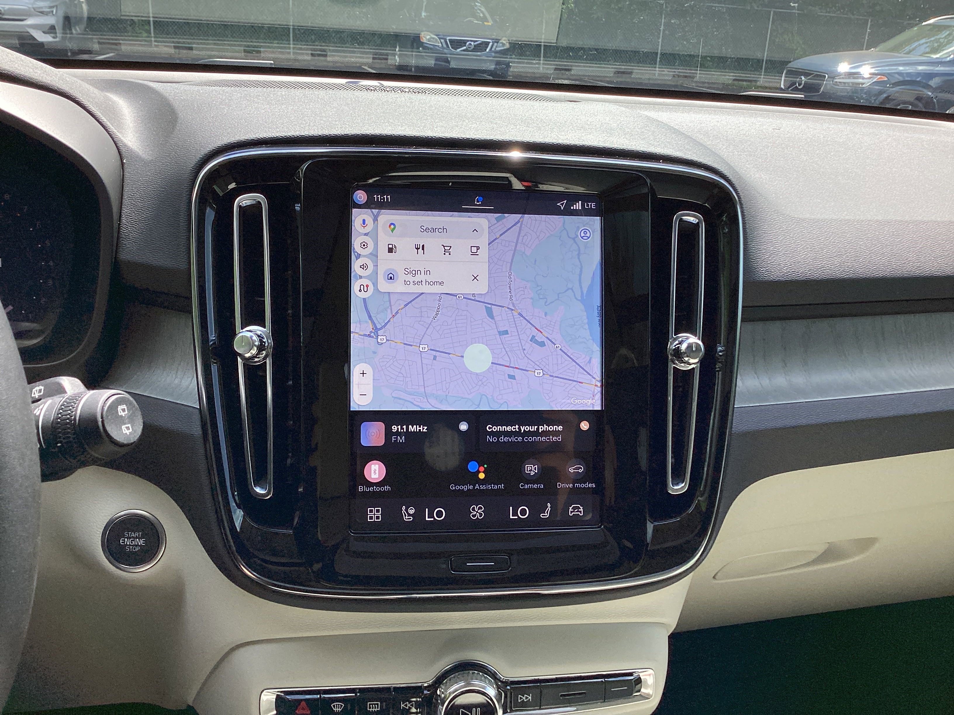 Used 2026 Volvo XC40 B5 Ultra w/ Protection Package Premier image 24