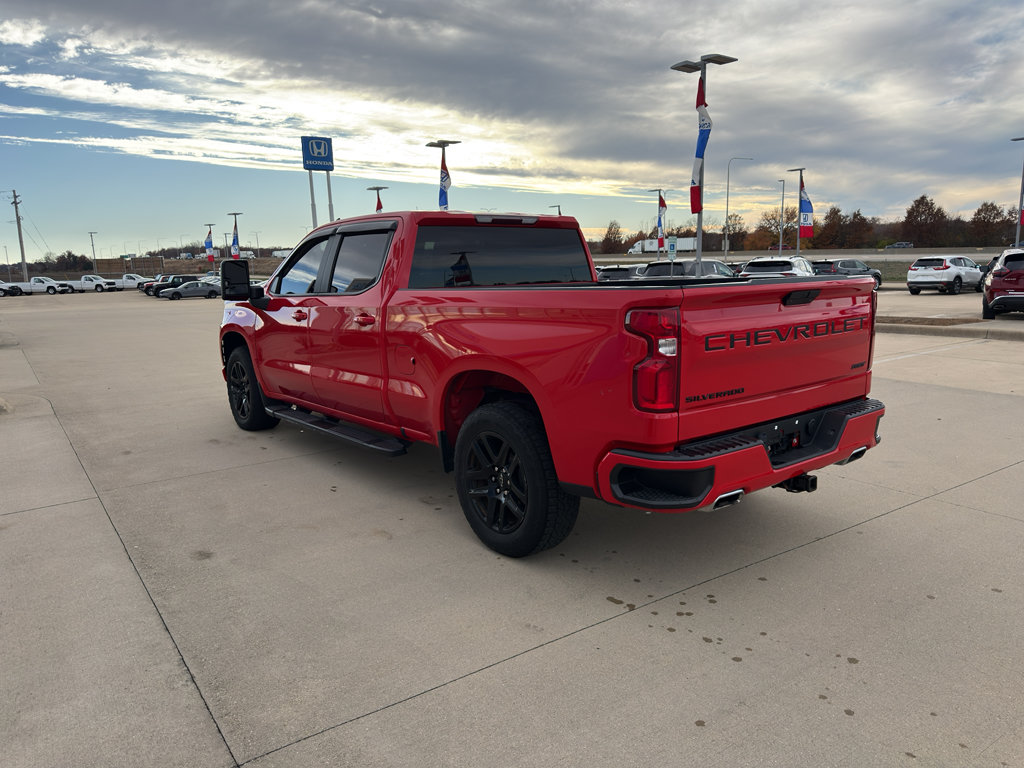 Used 2021 Chevrolet Silverado 1500 RST w/ LPO, Blackout Package AWD/4WD image 7