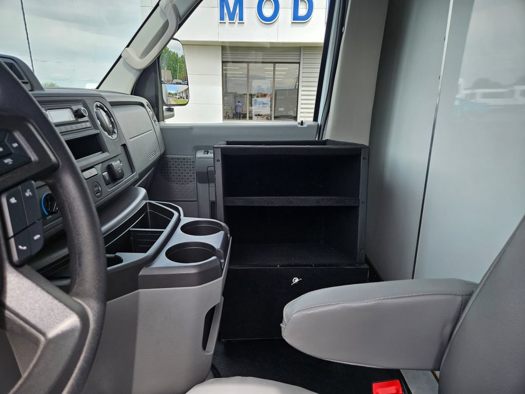 New 2026 Ford E-450 and Econoline 450 Super Duty w/ Shuttle Bus Prep Package RWD image 18