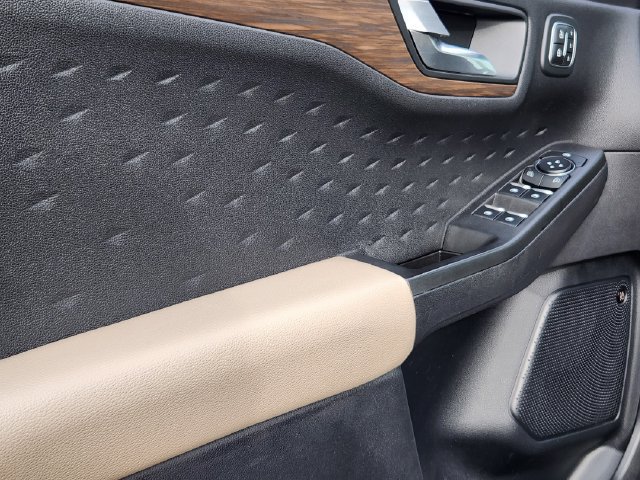 Certified 2020 Ford Escape Titanium AWD/4WD image 11